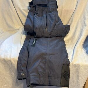 Used Descente ski pants size 30US
